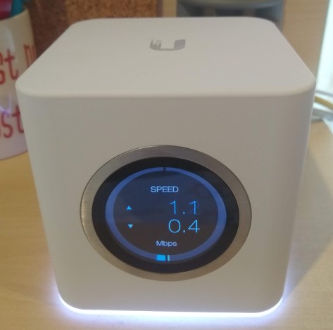 Mesh WiFi sistemi router görünümü